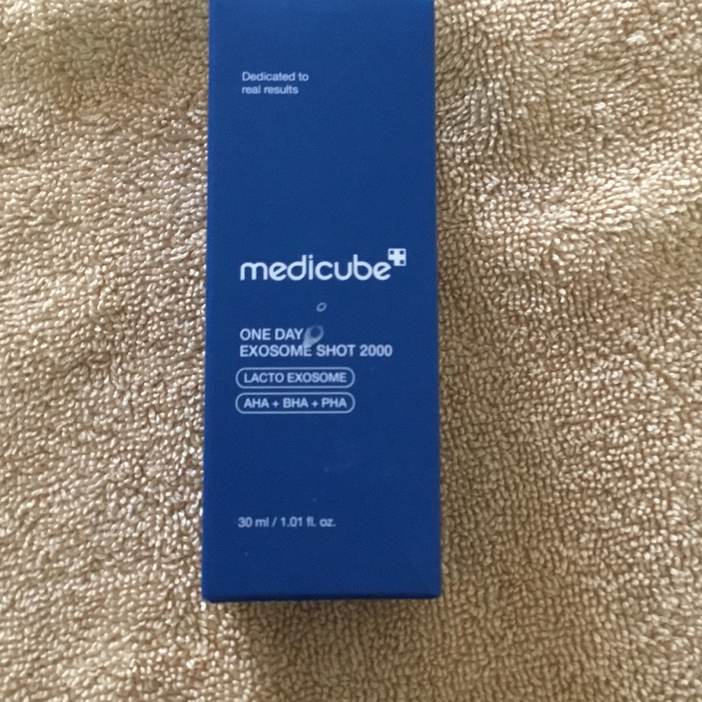 Medicube One Day Exosome Shot 2000 – Blue Serum for Skin Renewal